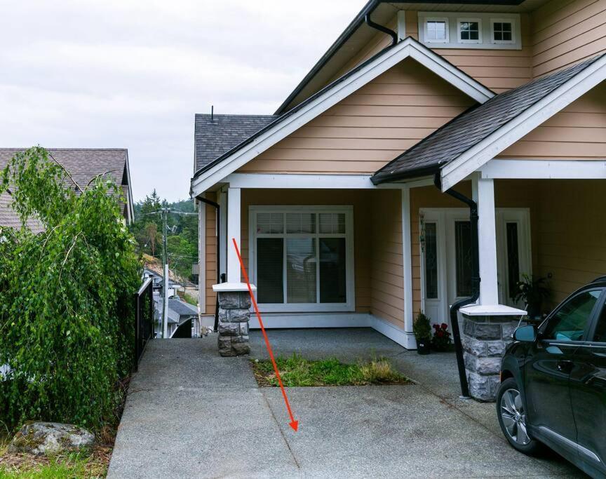 Cozy Renovated Oasis W Private Terrace & Parking Victoria Exterior foto