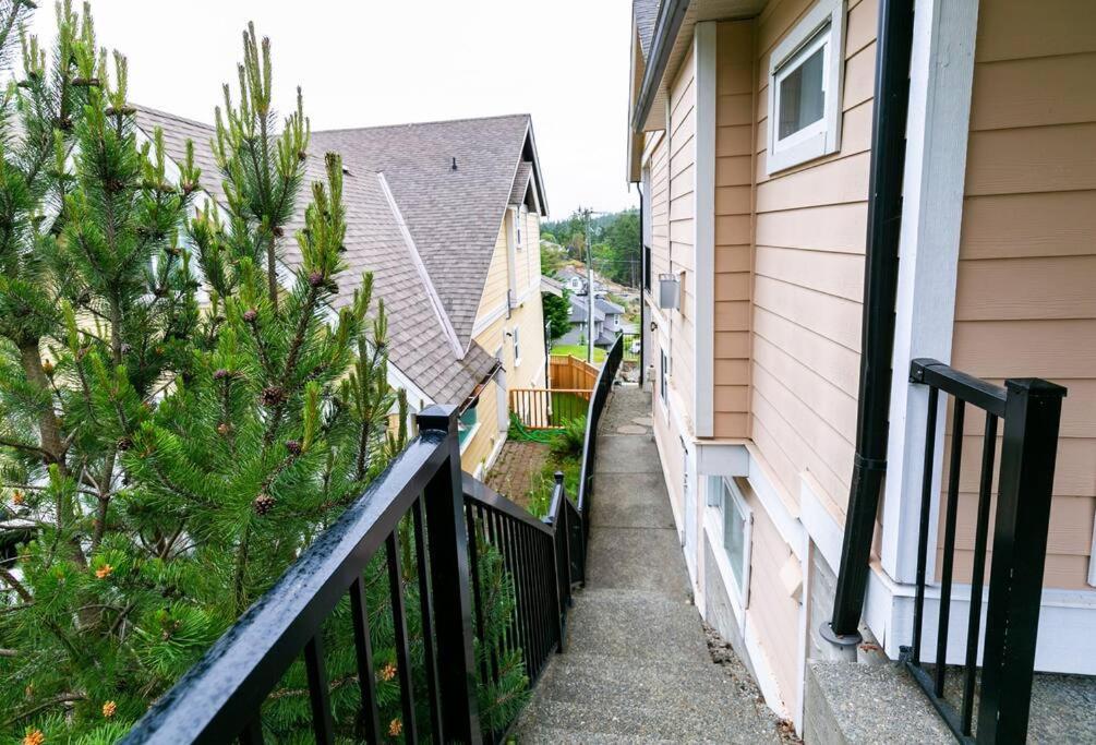 Cozy Renovated Oasis W Private Terrace & Parking Victoria Exterior foto