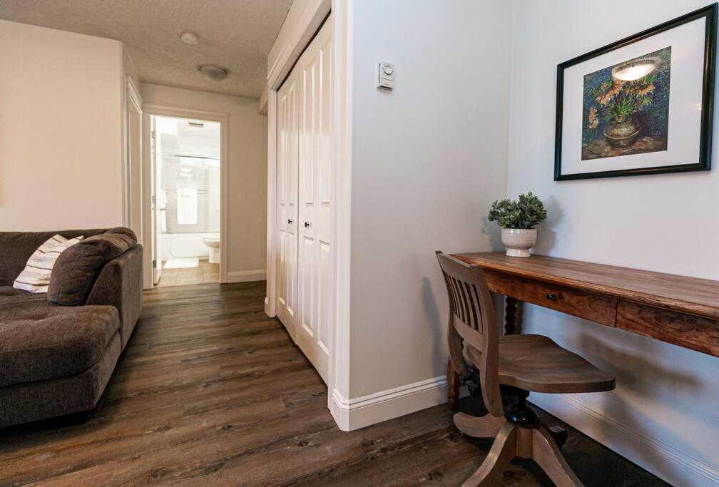 Cozy Renovated Oasis W Private Terrace & Parking Victoria Exterior foto