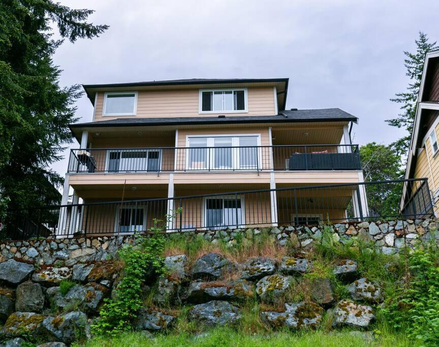 Cozy Renovated Oasis W Private Terrace & Parking Victoria Exterior foto