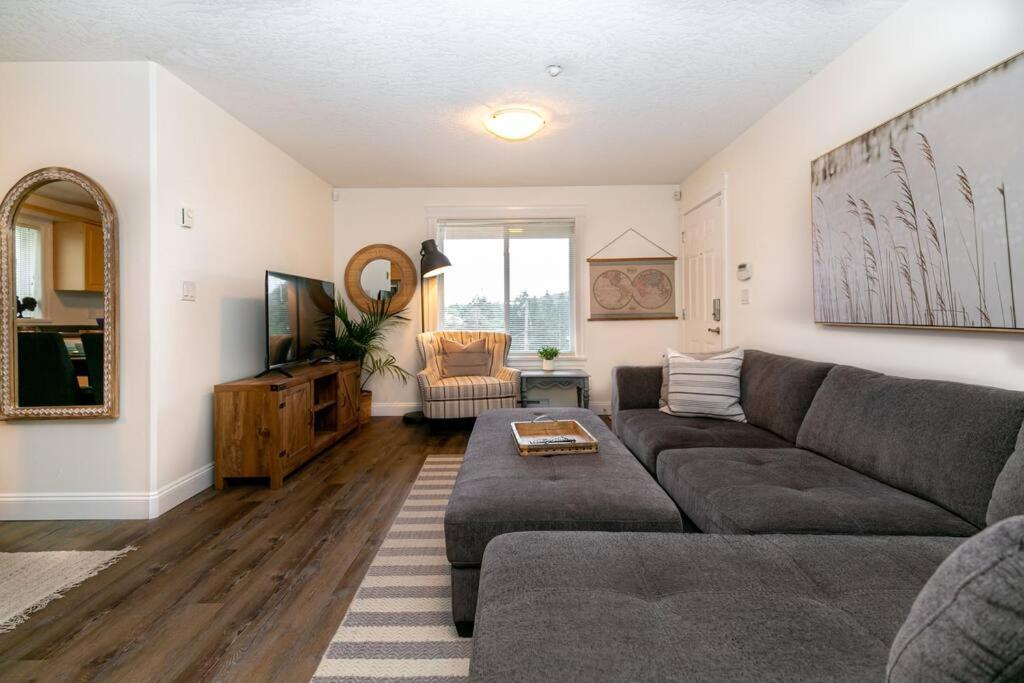 Cozy Renovated Oasis W Private Terrace & Parking Victoria Exterior foto