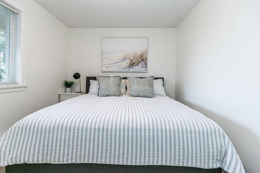 Cozy Renovated Oasis W Private Terrace & Parking Victoria Exterior foto